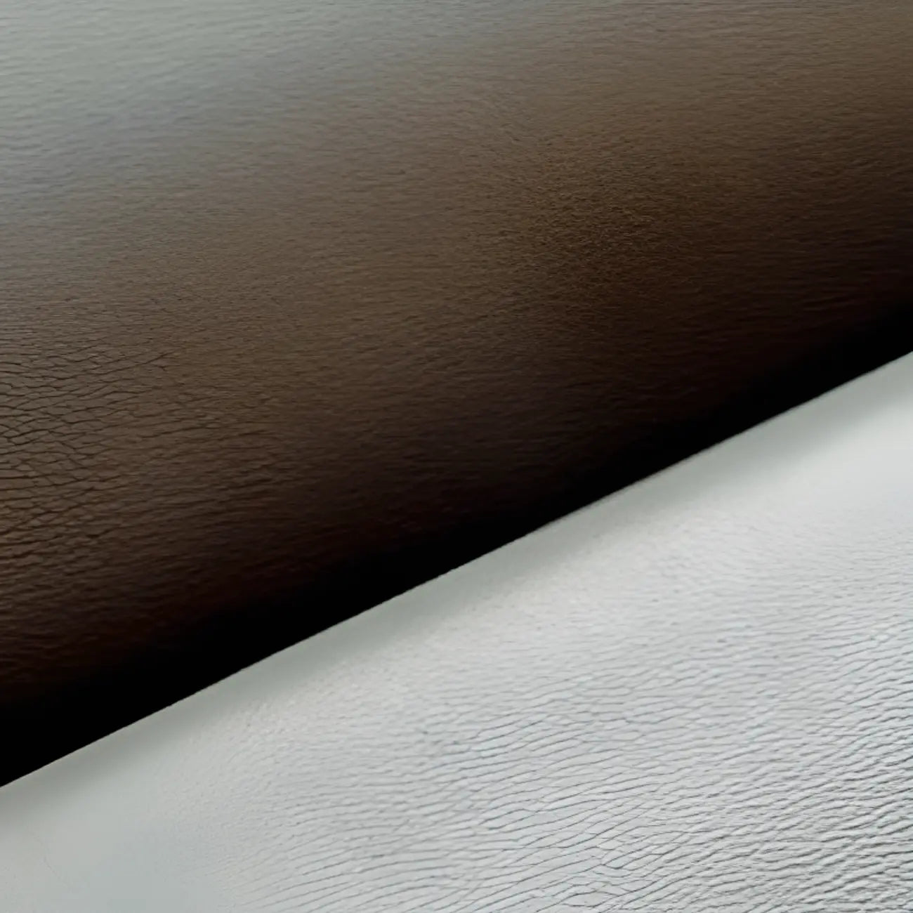 Chaise de salle à manger à dossier incurvé en cuir noir