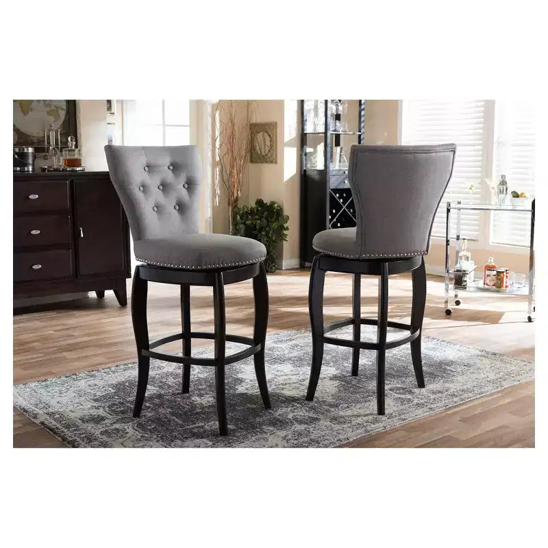 Baxton Studio Tabouret de bar pivotant Leonice en tissu touffeté de 73,7 cm, gris : cadre en bois d'hévéa, revêtement en polyester