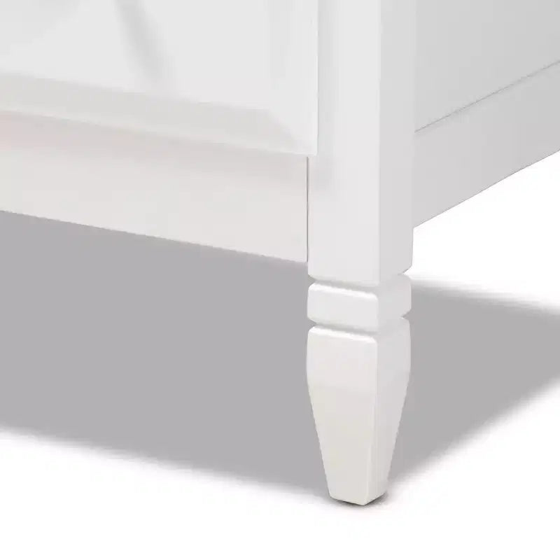 Commode de chambre 4 tiroirs en bois Naomi Baxton Studio blanc/doré : solution de rangement élégante avec quincaillerie anti-basculement