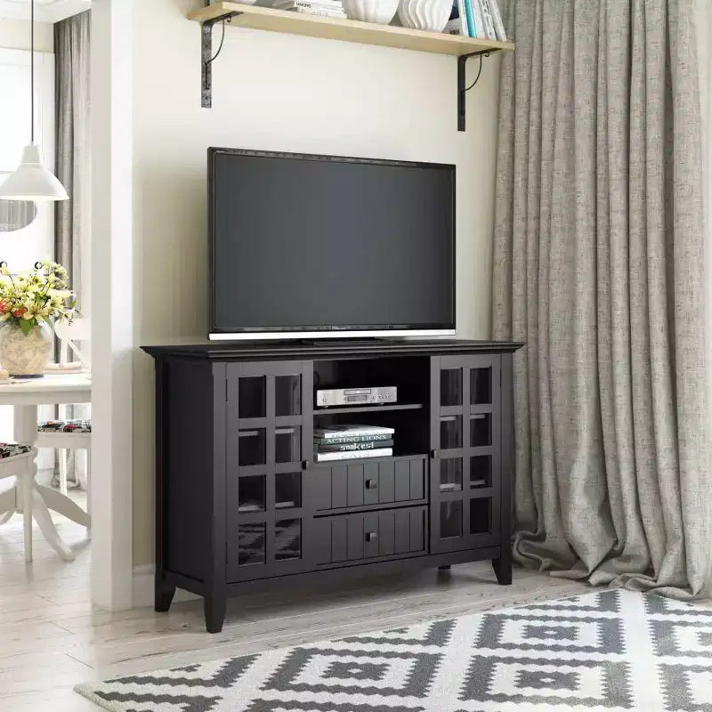 Meuble TV Rustique Large en Bois Massif Normandie pour TV jusqu'à 53" Noir - WyndenHall : Rangement Multimédia, Étagères Réglables