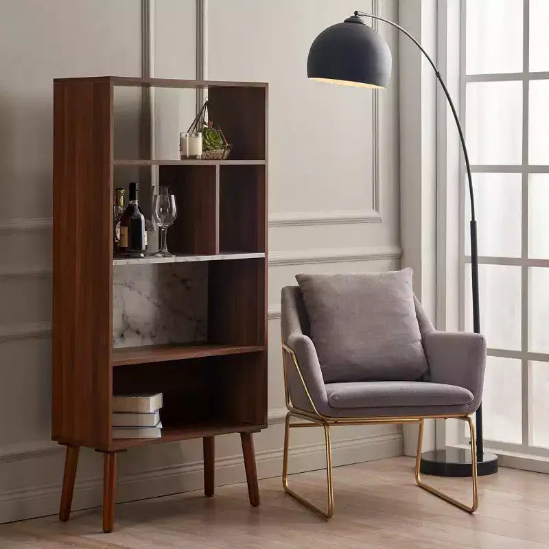 Étagère Kingston 58 po avec dessus imitation marbre et pieds en bois massif Noyer - Teamson Home : Rangement de style Mid-Century, 4 étagères ouvertes