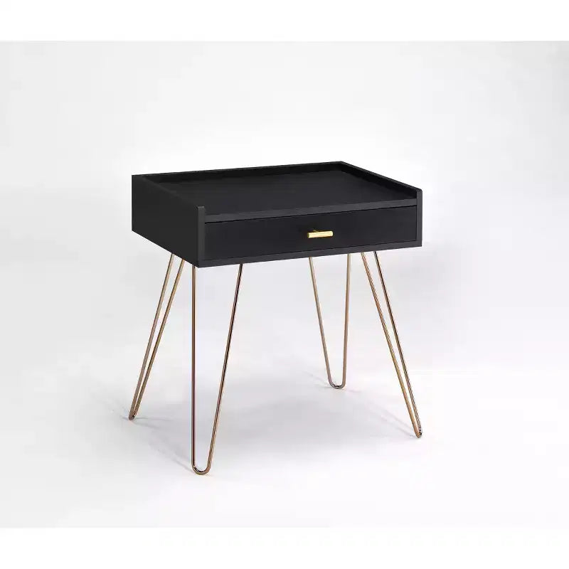 23,5" table d'appoint Allen Mid-Century noire - Ore International : pieds en cuivre chromé, tiroir de rangement