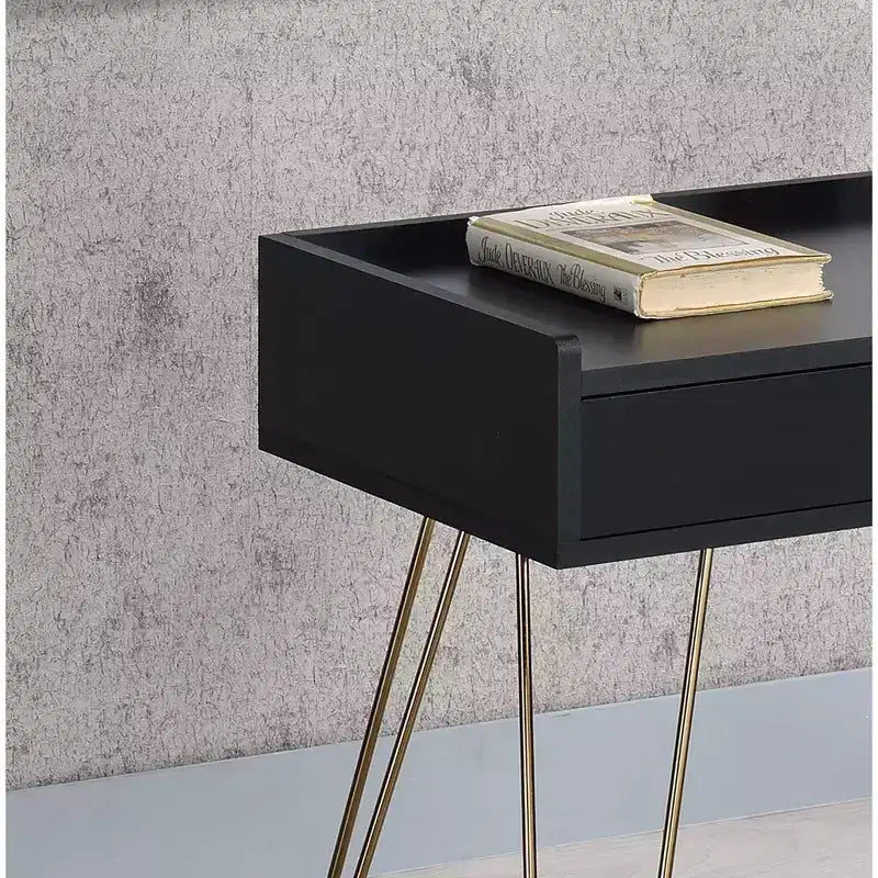 23,5" table d'appoint Allen Mid-Century noire - Ore International : pieds en cuivre chromé, tiroir de rangement