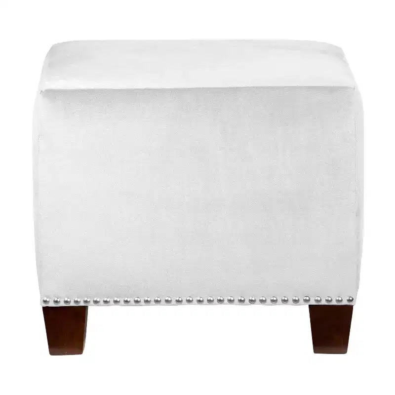 Pouf carré Skyline Furniture avec clous décoratifs
