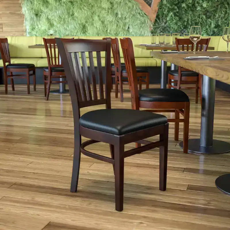 Chaise de restaurant en bois à lattes verticales Flash Furniture