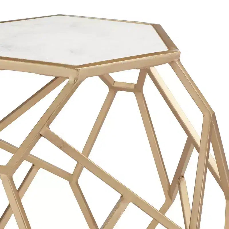 Table d'appoint hexagonale moderne en métal doré Coast to Coast Accents avec plateau en marbre véritable blanc de 52 cm pour salon, chambre à coucher ou chevet