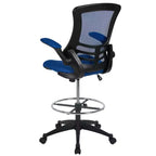 Chaise de dessinateur ergonomique Emma and Oliver Mid-Back Mesh avec repose-pieds et accoudoirs relevables