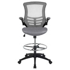 Chaise de dessinateur ergonomique Emma and Oliver Mid-Back Mesh avec repose-pieds et accoudoirs relevables