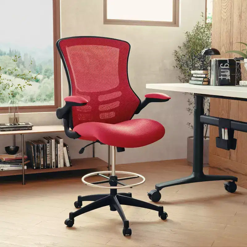 Chaise de dessinateur ergonomique Emma and Oliver Mid-Back Mesh avec repose-pieds et accoudoirs relevables