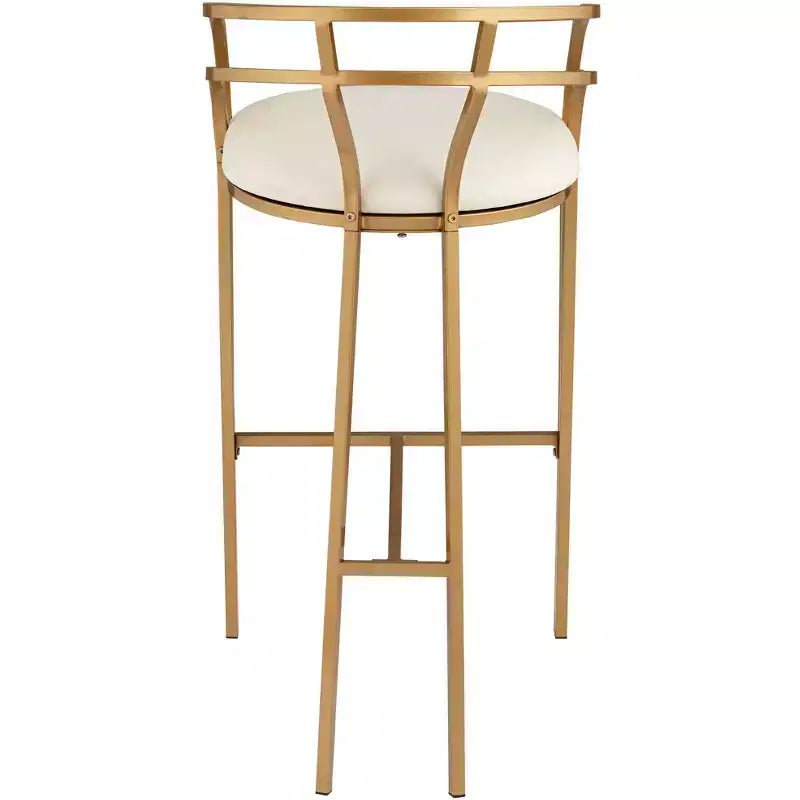 Tabouret de bar Tanner en métal doré 55 Downing Street, 76 cm de haut, coussin en tissu blanc moderne rembourré avec dossier bas et repose-pieds, pour comptoir de cuisine
