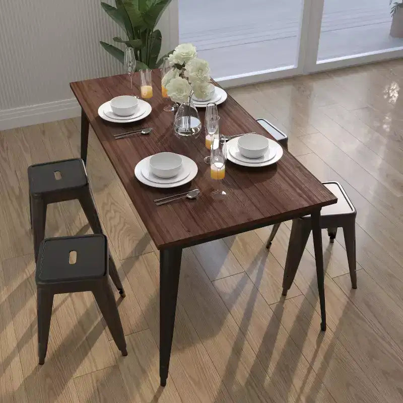 Merrick Lane Table carrée à cadre en acier rectangulaire avec plateau en bois