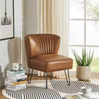 Eustacio Comtemporain Fauteuil d'appoint en similicuir capitonné avec pieds en métal | Karat Home