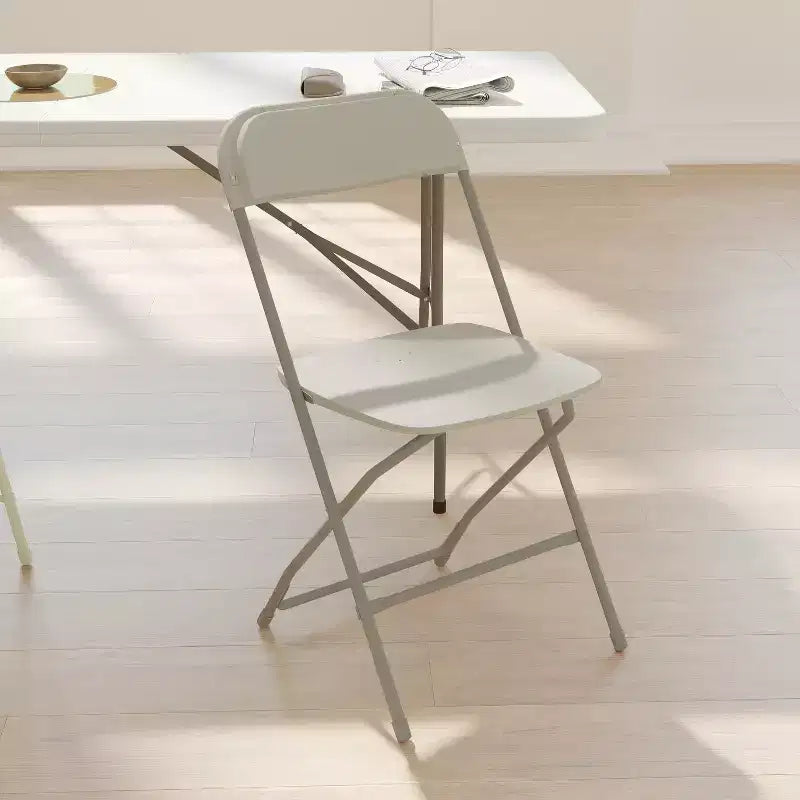 Chaise pliante en plastique Emma et Oliver de 295 kg, qualité supérieure, pour maison et événements (lot de 4)
