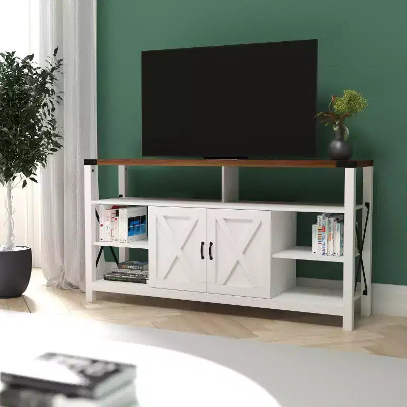 Meuble console média Emma et Oliver de style rustique moderne avec un grand espace de rangement ouvert et fermé