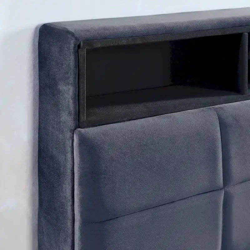Lit de rangement capitonné gris avec ports de chargement USB, lit plateforme, chambre moderne